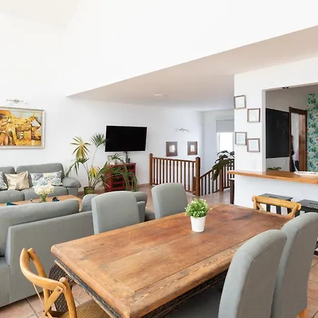 Homelike Spectacular Luxury Triplex Tabaiba Private Pool بيت للعطل