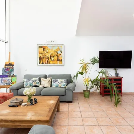 Homelike Spectacular Luxury Triplex Tabaiba Private Pool بيت للعطل *