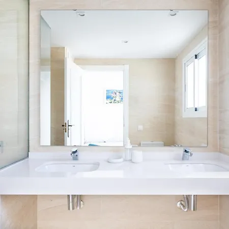 Homelike Spectacular Luxury Triplex Tabaiba Private Pool بيت للعطل *